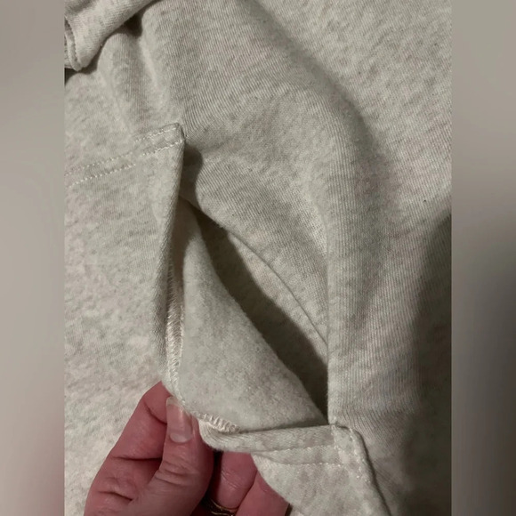 American Eagle Oversized Sweatshirt - Picture 5 of 10